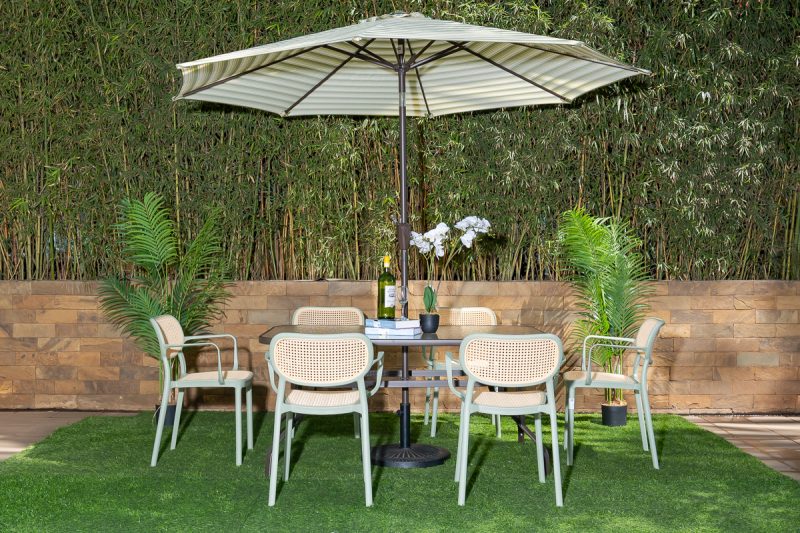naivasha outdoor dining table + 6 crossby chairs + umbrella
