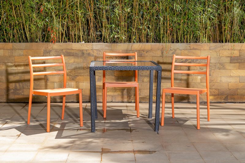 trevor outdoor dining table + 4 trent chairs