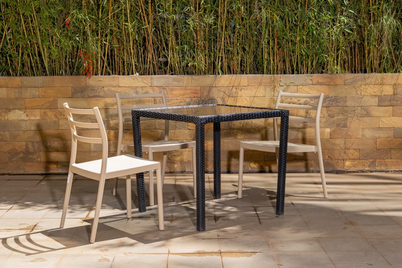 trevor outdoor dining table + 4 trent chairs