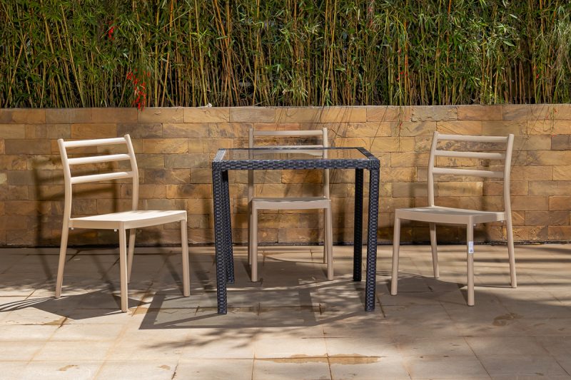 trevor outdoor dining table + 4 trent chairs