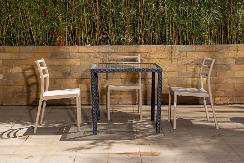 trevor outdoor dining table + 4 trent chairs