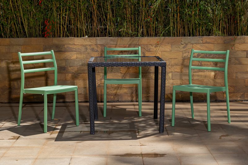 trevor outdoor dining table + 4 trent chair