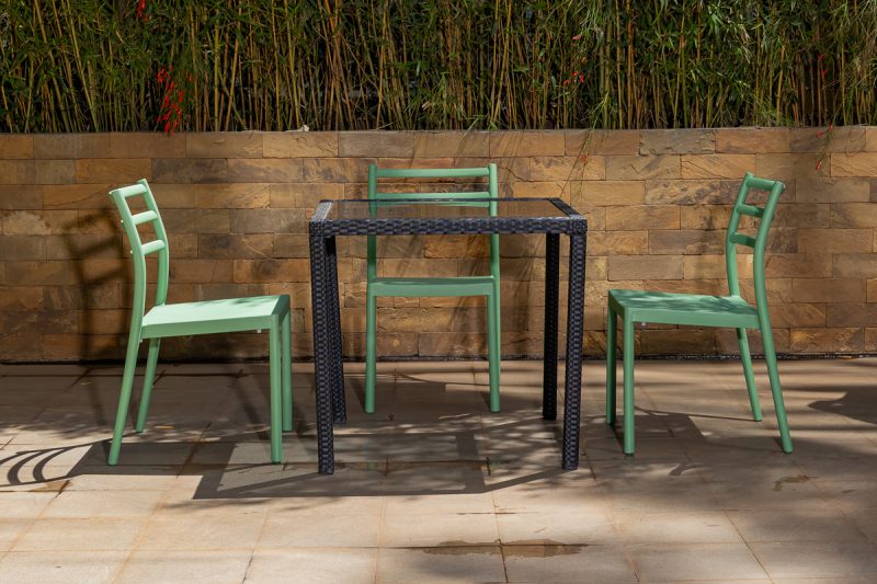 trevor outdoor dining table + 4 trent chair
