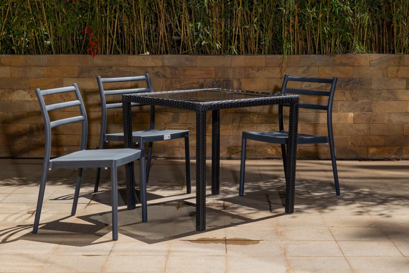 trevor outdoor dining table + 4 trent chairs