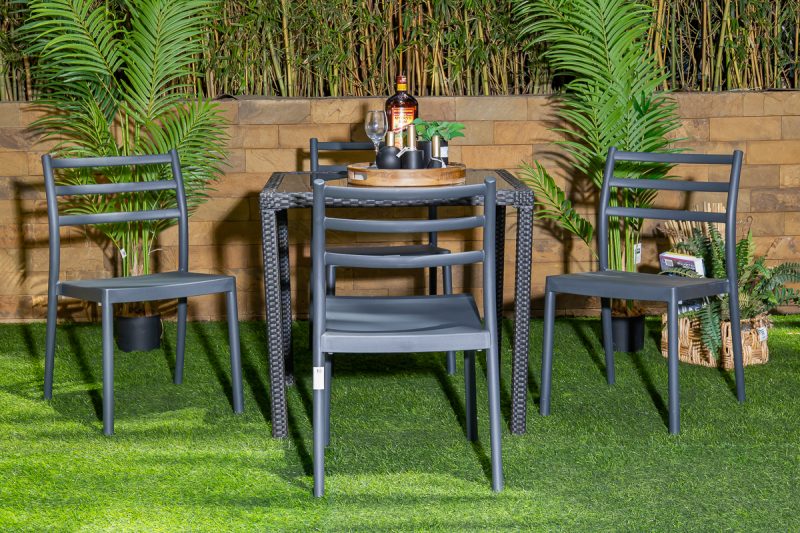 trevor outdoor dining table + 4 trent chairs