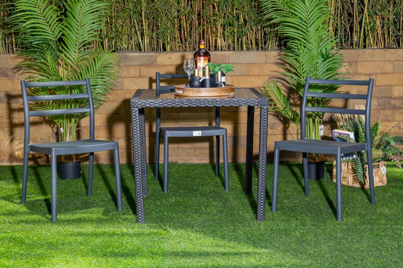 trevor outdoor dining table + 4 trent chairs