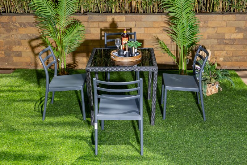 trevor outdoor dining table + 4 trent chairs