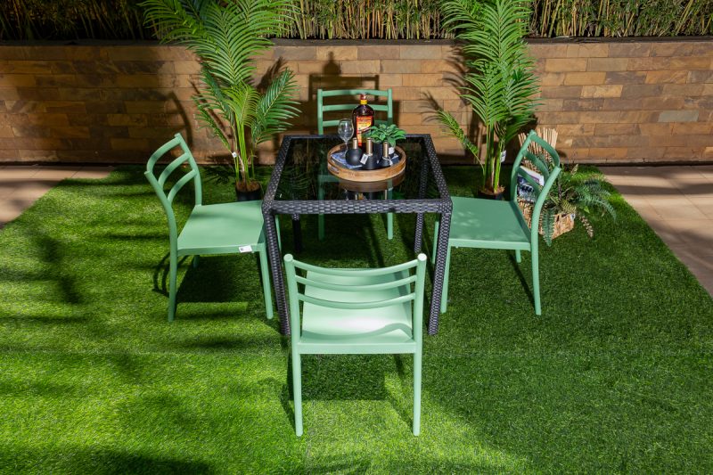trevor outdoor dining table + 4 trent chair