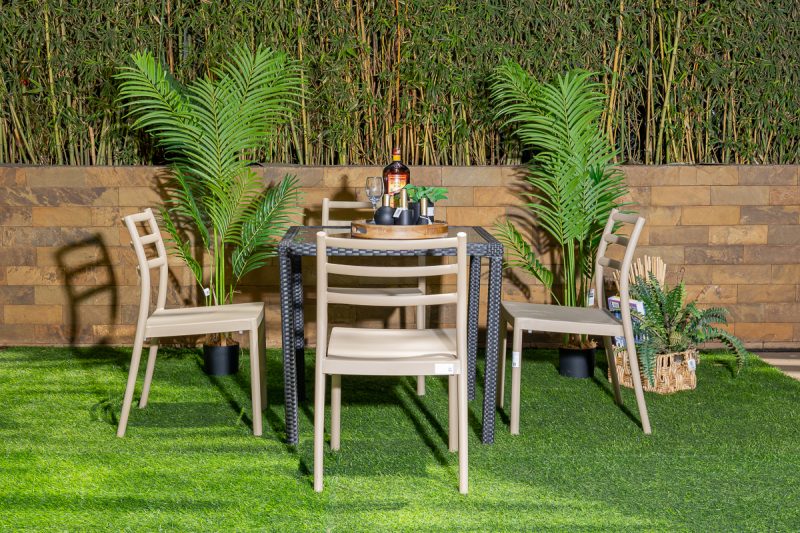trevor outdoor dining table + 4 trent chairs