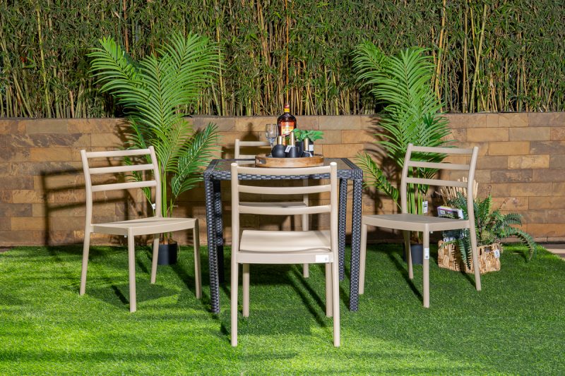 trevor outdoor dining table + 4 trent chairs