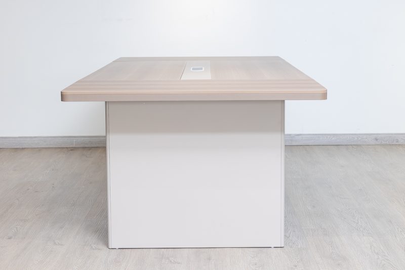 61cad005 -2.4m- conference table