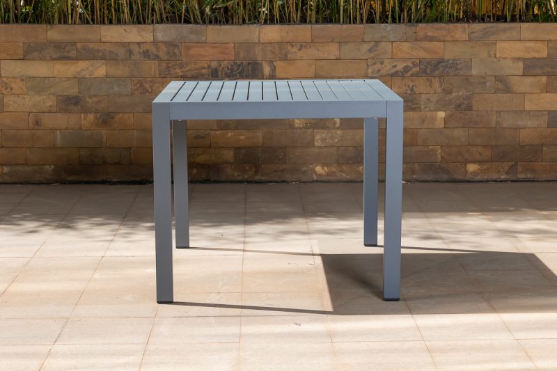 pera outdoor table