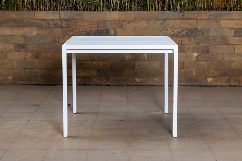 tomoko outdoor table