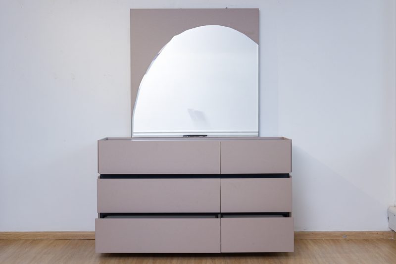 kaye dresser mirror