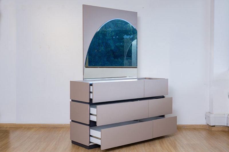 kaye dresser mirror