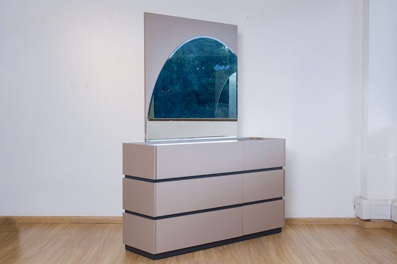 kaye dresser mirror