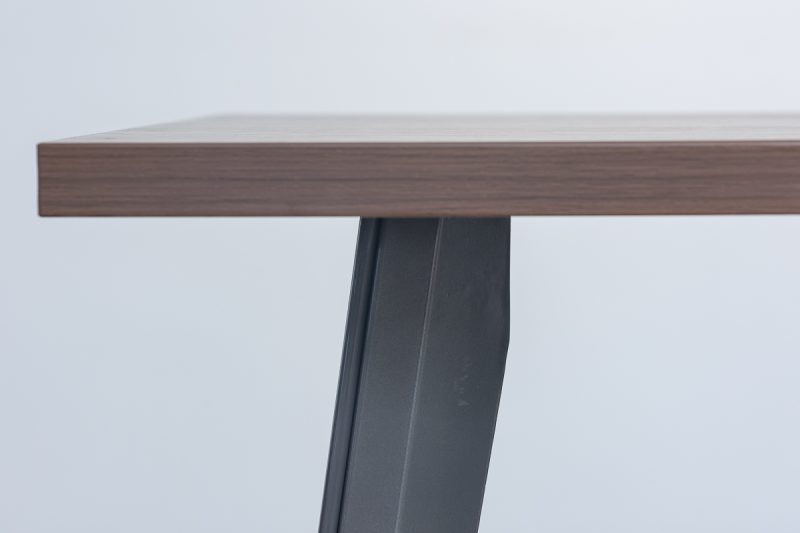 52flm119 - 1.4m straight desk