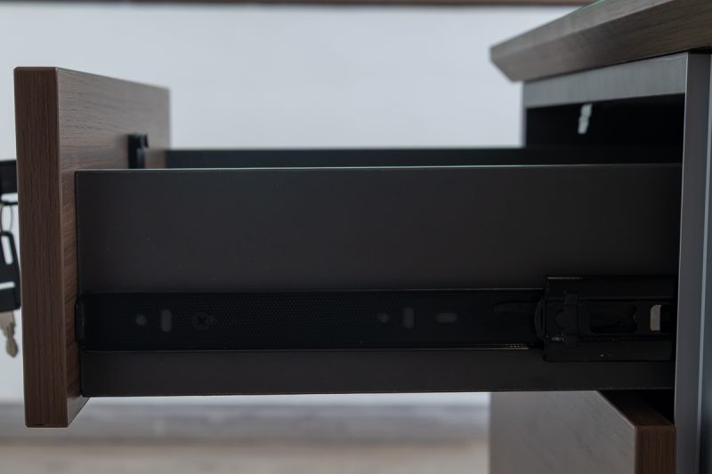 52flm119 - 1.4m straight desk