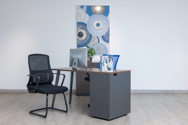 52flm119 - 1.4m straight desk