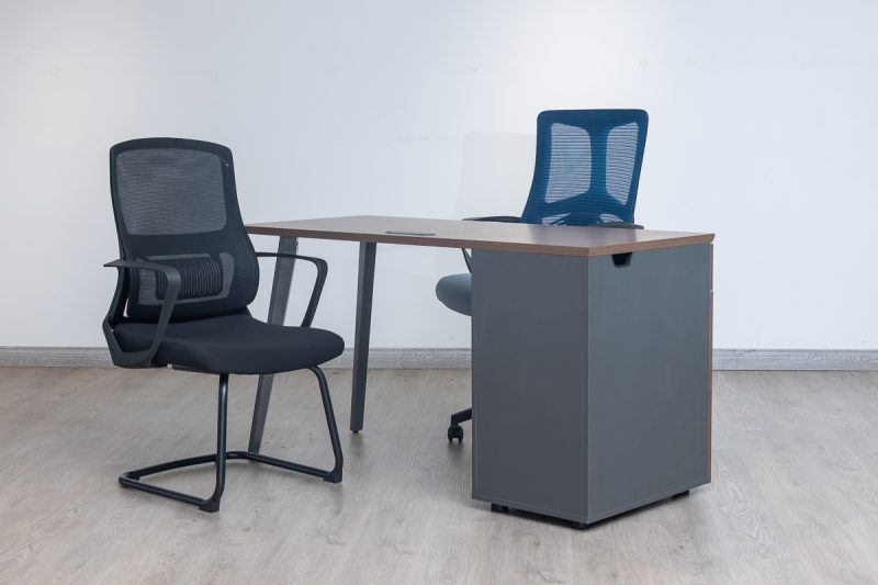 52flm119 - 1.4m straight desk