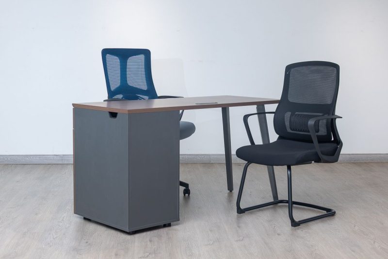 52flm119 - 1.4m straight desk