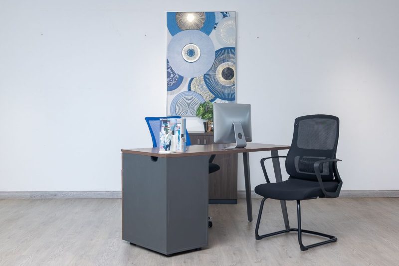 52flm119 - 1.4m straight desk