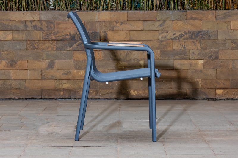 seashell plastic chair (copy)