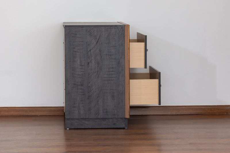 Vermont Queen Bed + 2 Nightstands 19 0O2A6274