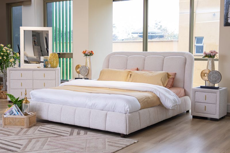 SNUGGLE King Bed + 2 Nightstands